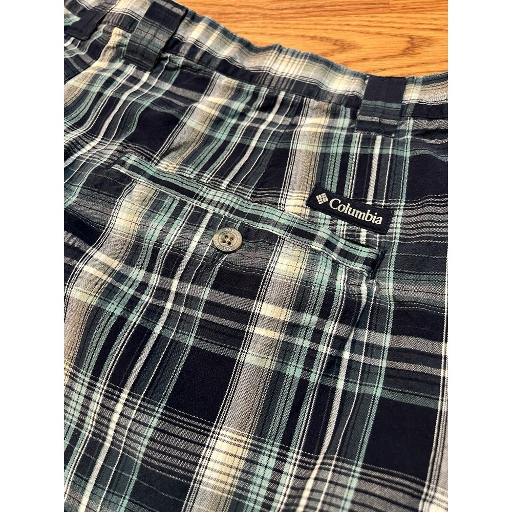 COLUMBIA SPORTSWEAR Men's Plaid Shorts, size 38 Blue